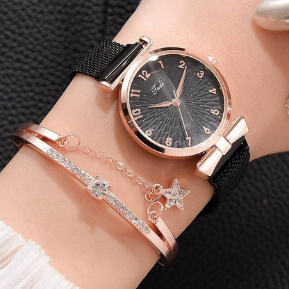 LUXURY MAGNETIC QUARTZ BRACELET WATCHES