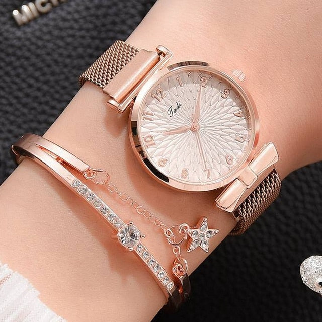 LUXURY MAGNETIC QUARTZ BRACELET WATCHES