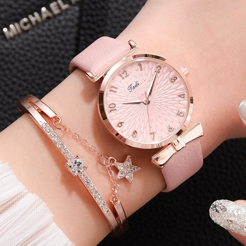 LUXURY MAGNETIC QUARTZ BRACELET WATCHES